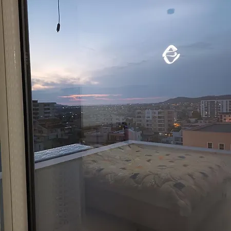 3 In Apartment *