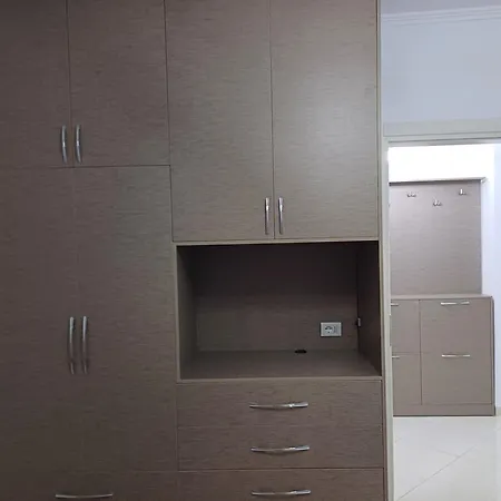 3 In Apartment